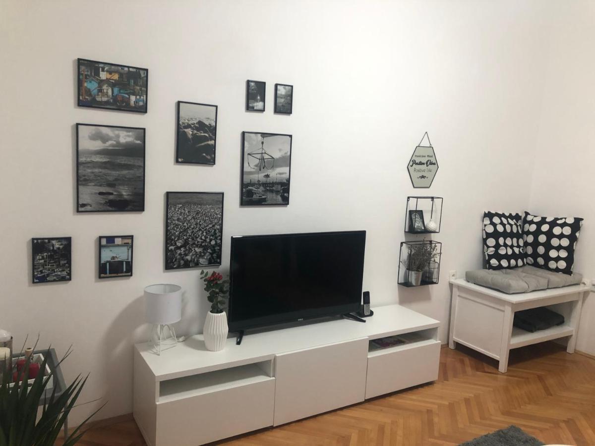 La Madre Apartment Rijeka Bagian luar foto