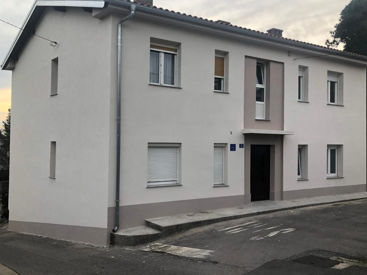 La Madre Apartment Rijeka Bagian luar foto